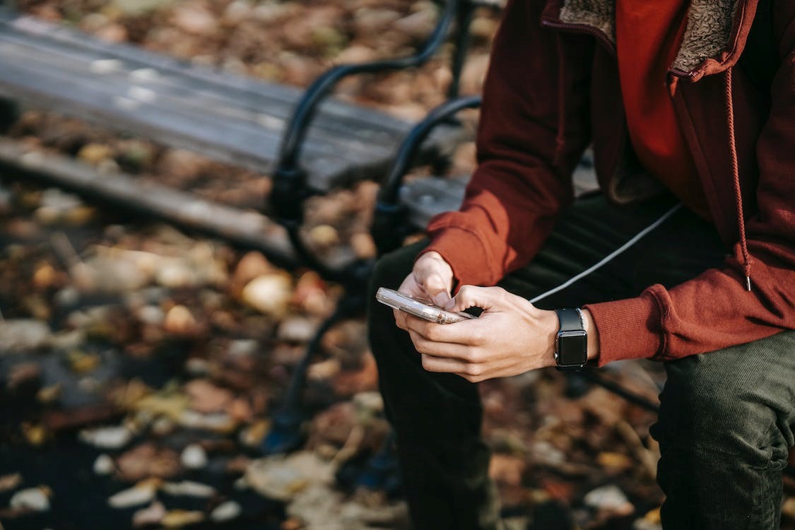 Autumn Alerts: Making the Most of SMS Marketing During Fall